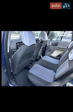 Хэтчбек Ford Fusion 2009 в 
