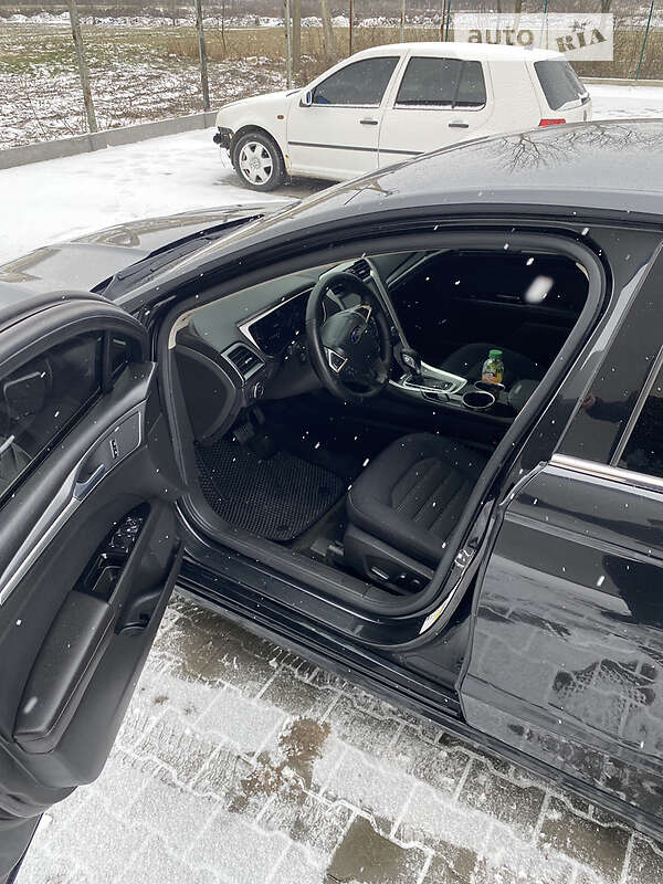 Седан Ford Fusion 2013 в Звягеле