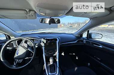 Седан Ford Fusion 2015 в 