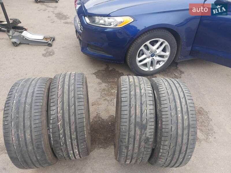 Седан Ford Fusion 2014 в Черкасах