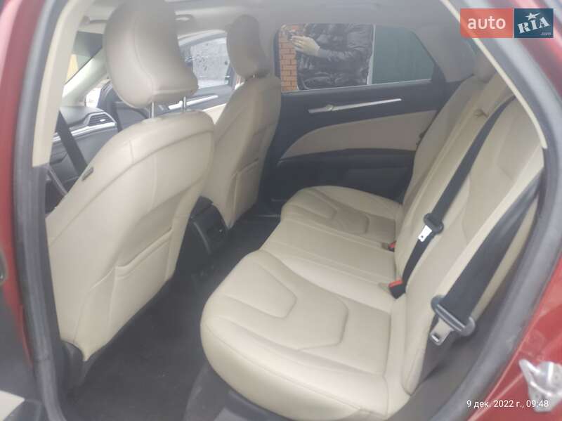 Седан Ford Fusion 2016 в Нововолынске