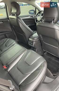 Седан Ford Fusion 2012 в 