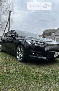 Седан Ford Fusion 2013 в 