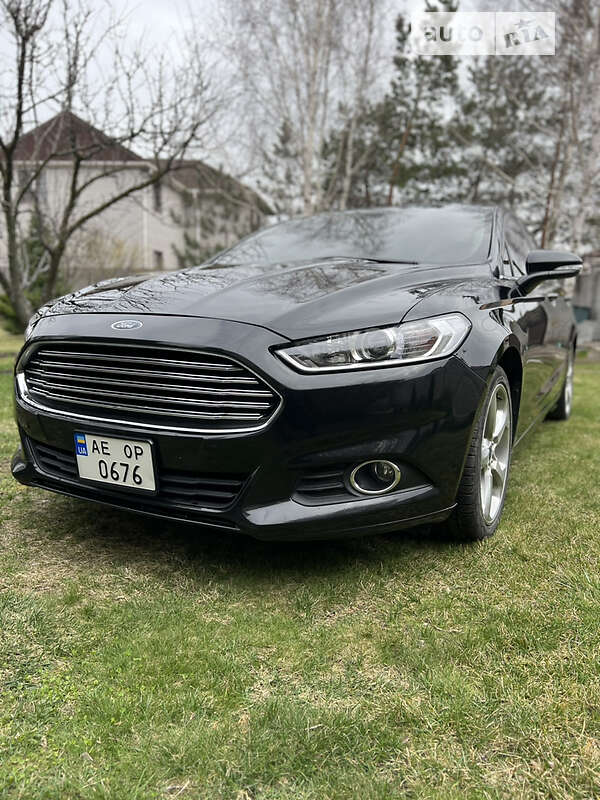 Седан Ford Fusion 2013 в 