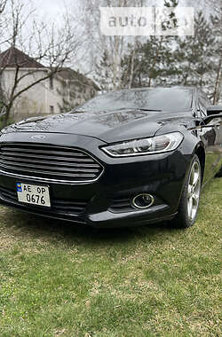 Седан Ford Fusion 2013 в 