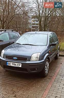 Хэтчбек Ford Fusion 2004 в 