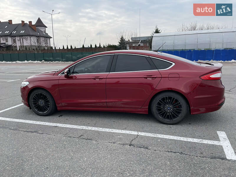 Седан Ford Fusion 2014 в Львове