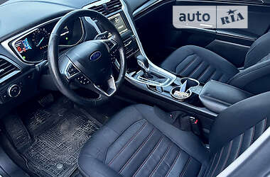 Седан Ford Fusion 2015 в 
