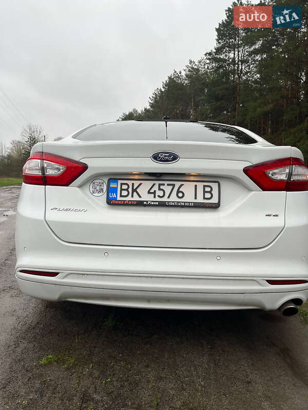 Седан Ford Fusion 2015 в Ровно