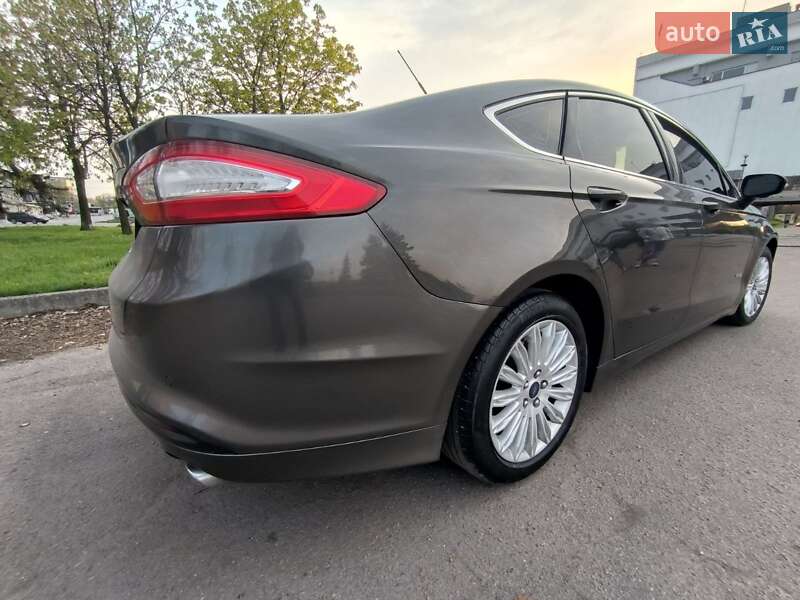Седан Ford Fusion 2015 в Днепре