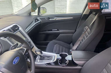 Седан Ford Fusion 2015 в Рівному