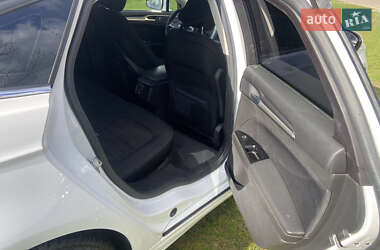 Седан Ford Fusion 2015 в 