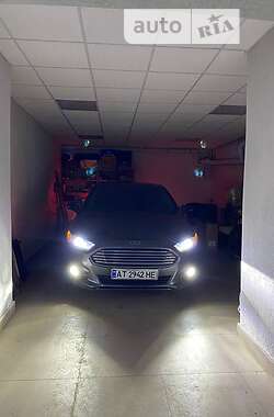 Седан Ford Fusion 2015 в Івано-Франківську