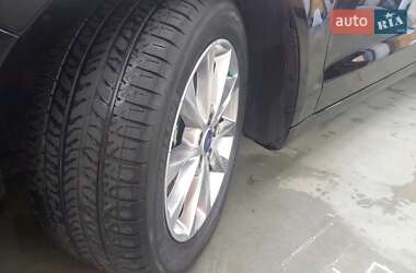 Седан Ford Fusion 2017 в 