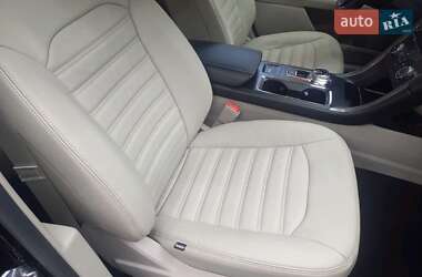 Седан Ford Fusion 2017 в 