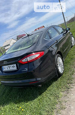 Седан Ford Fusion 2013 в 