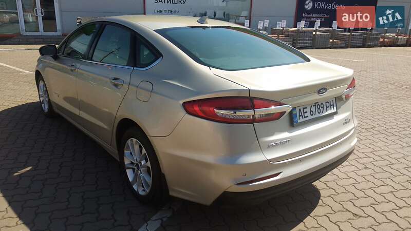 Седан Ford Fusion 2019 в Кривом Роге