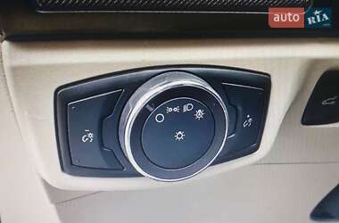 Седан Ford Fusion 2019 в 