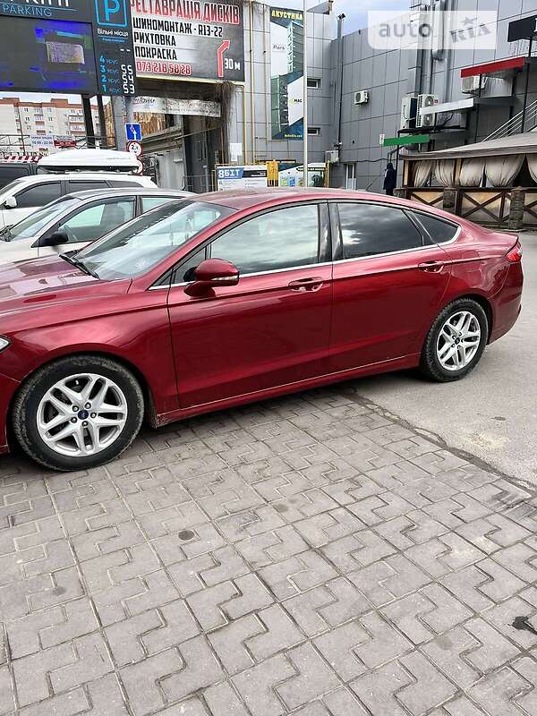 Седан Ford Fusion 2015 в Виннице