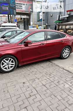 Седан Ford Fusion 2015 в 
