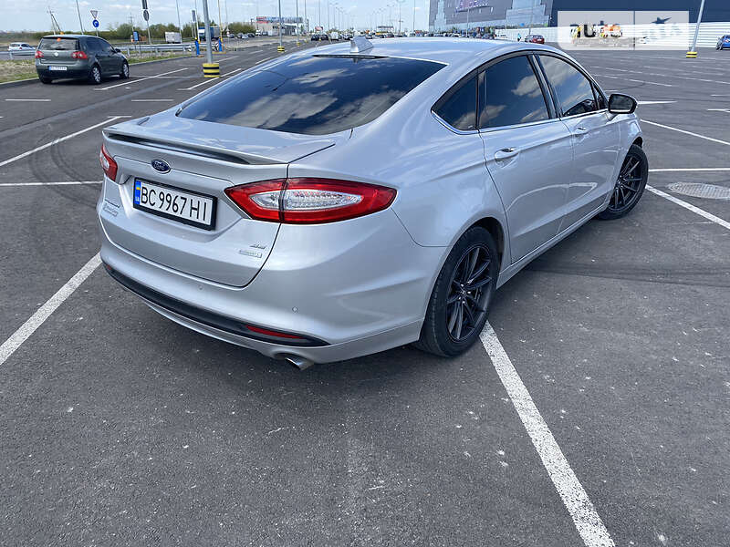 Седан Ford Fusion 2015 в Львові