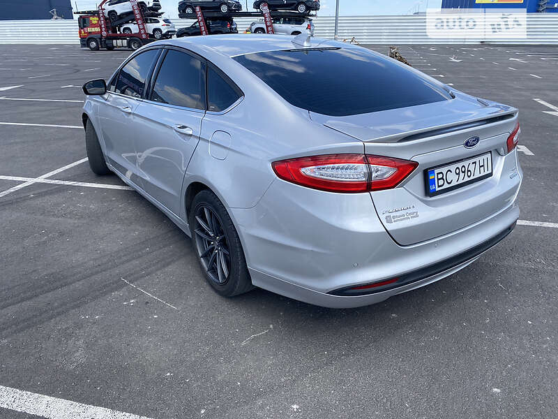 Седан Ford Fusion 2015 в Львові