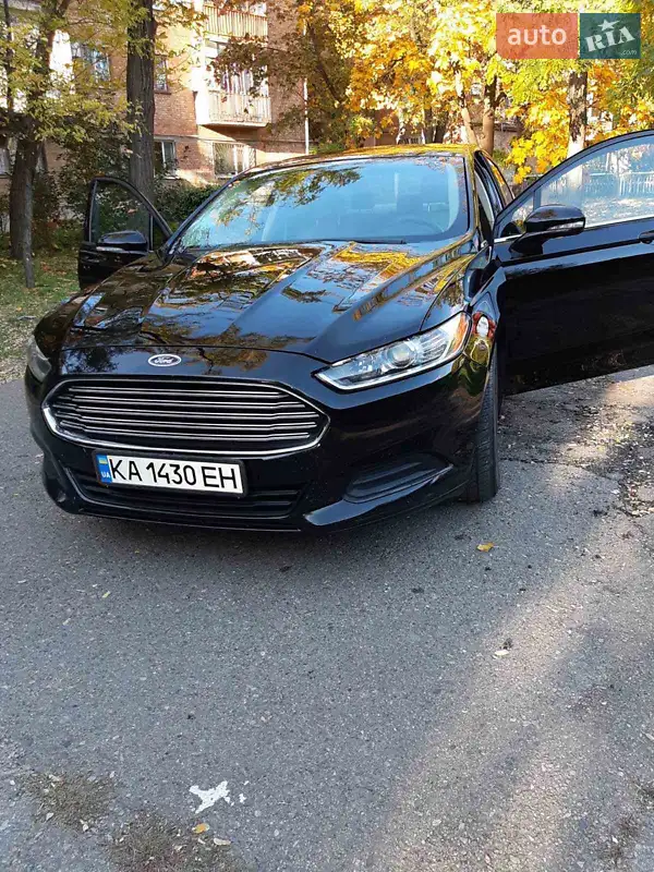 Седан Ford Fusion 2015 в 