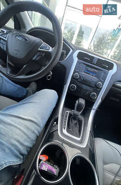 Седан Ford Fusion 2013 в 