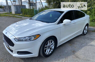 Седан Ford Fusion 2015 в 