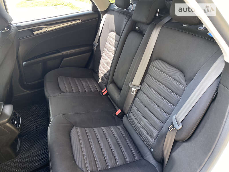 Седан Ford Fusion 2015 в Золочеве