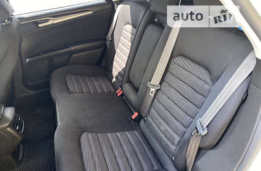 Седан Ford Fusion 2015 в 