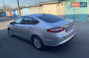 Седан Ford Fusion 2015 в 