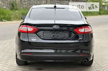 Седан Ford Fusion 2015 в 