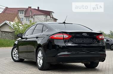 Седан Ford Fusion 2015 в 