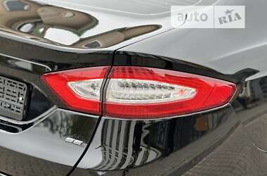 Седан Ford Fusion 2015 в 