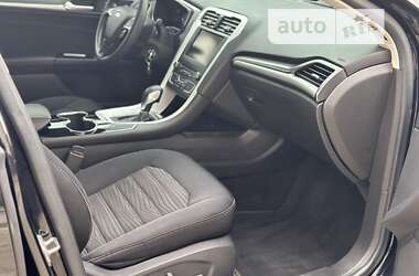 Седан Ford Fusion 2015 в 