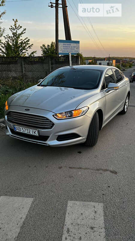 Седан Ford Fusion 2016 в Тростянце