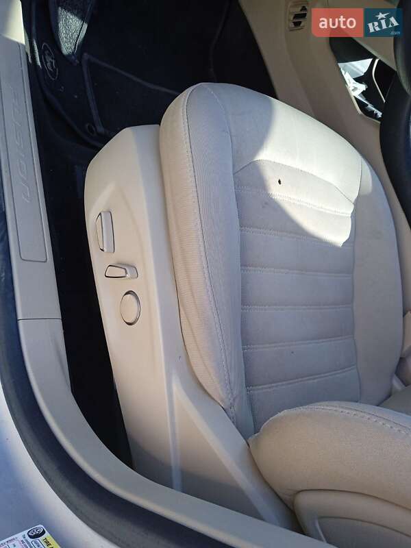 Седан Ford Fusion 2015 в Иршаве