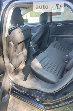 Седан Ford Fusion 2013 в 
