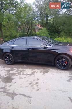 Седан Ford Fusion 2015 в Рахове