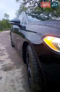 Седан Ford Fusion 2015 в Рахове
