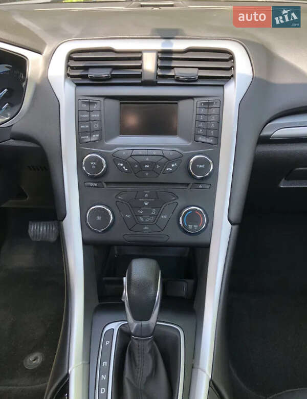 Седан Ford Fusion 2015 в Львові