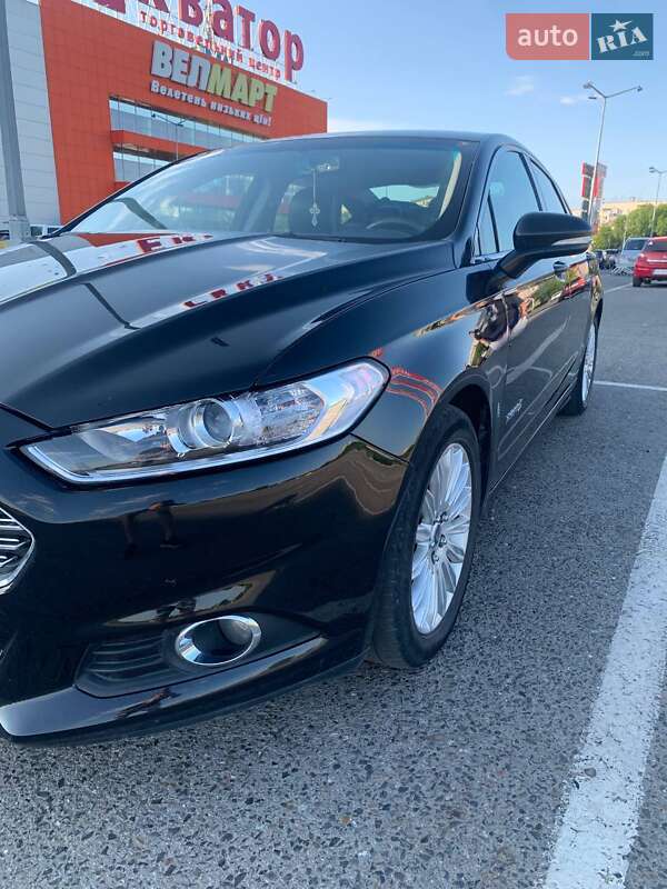 Седан Ford Fusion 2012 в Черновцах