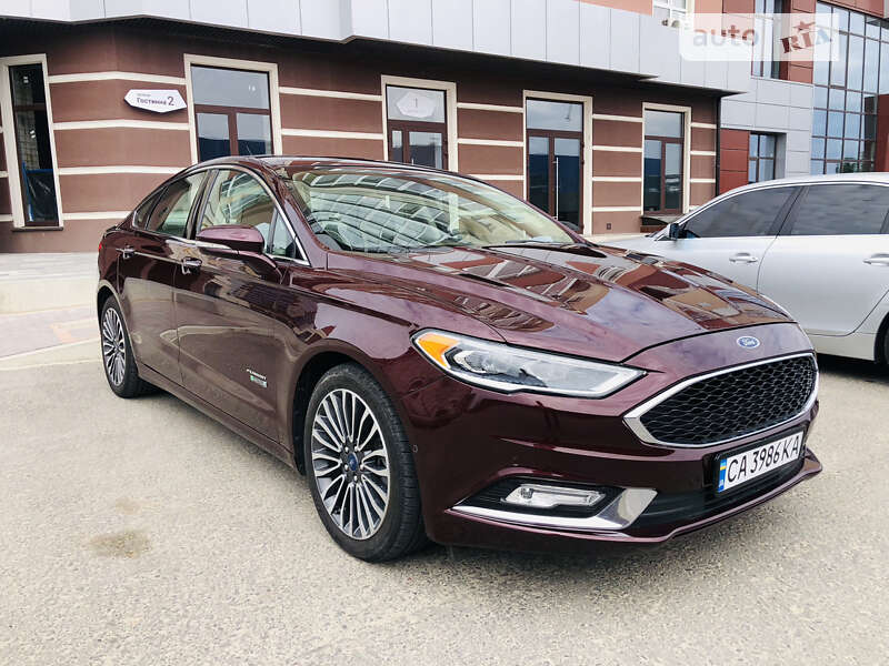 Седан Ford Fusion 2016 в Умани