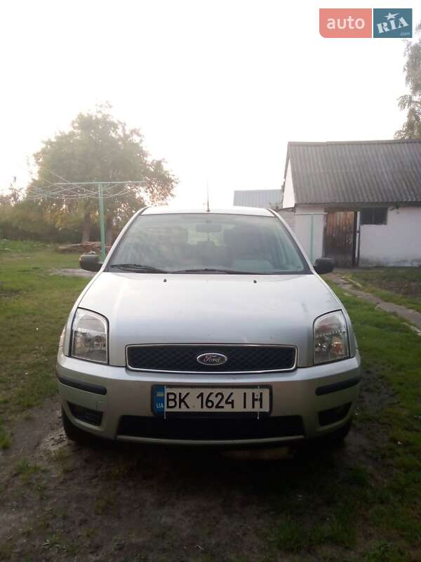 Хэтчбек Ford Fusion 2002 в Заречном