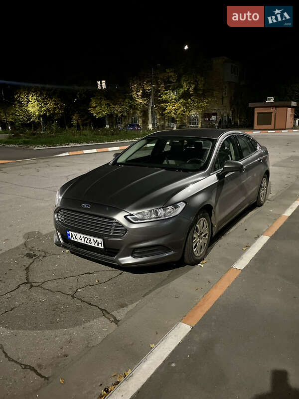 Седан Ford Fusion 2014 в Зміїві