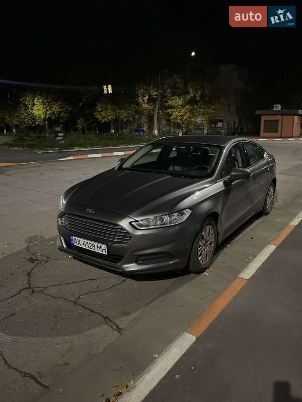 Седан Ford Fusion 2014 в Зміїві