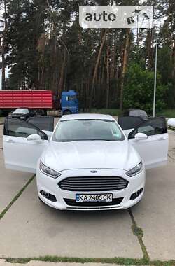 Седан Ford Fusion 2016 в Ромнах