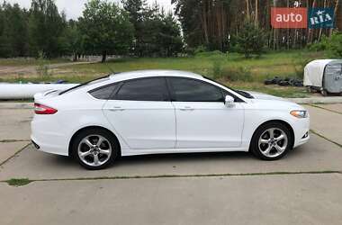 Седан Ford Fusion 2016 в Ромнах