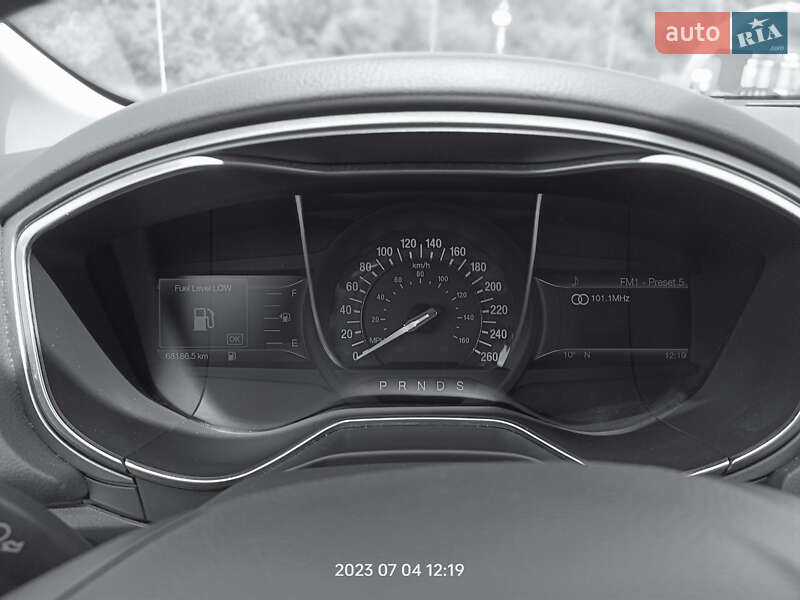 Седан Ford Fusion 2014 в 